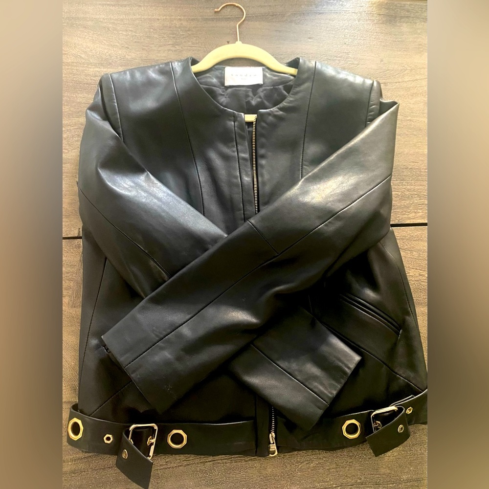 SANDRO Paris Women’s 100% black leather jacket- Size M (French 2)